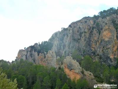 Valle Cabriel-Manchuela conquense;goriz club alpino madrileño cueva de los enebralejos valle del si